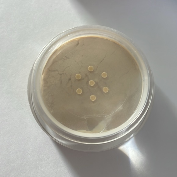 Ace Beauté effortless radiance loose setting powder - Picture 7 of 8